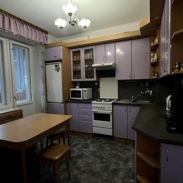 метро Печерська вул.Панаса Мирного 27 оренда 3-кімнатної