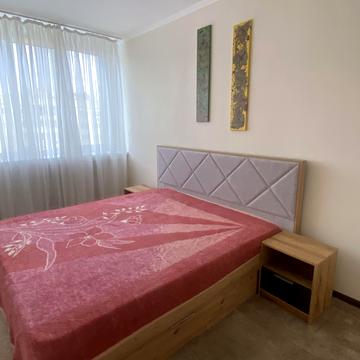 Лесі Українки бульв., 24