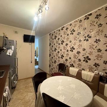 Продам 1к. квартиру на Троєщині, по вул. Будищанська, 6-А.