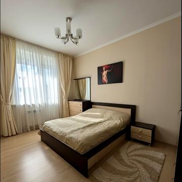 Гната Хоткевича вул. (Червоногвардійська), 12