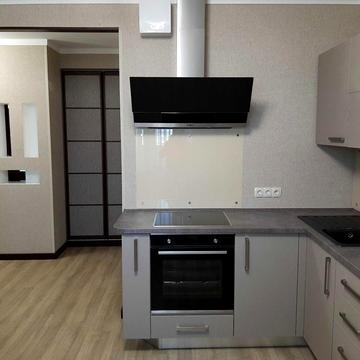 Андрія Аболмасова вул. (Панельна), 7