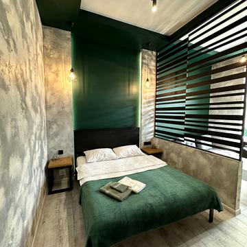 Володимира Винниченка вул. (), 8