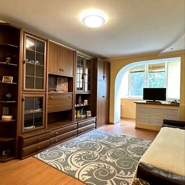 Продаз 2к Заріччя . Цегла. 1992р будинок