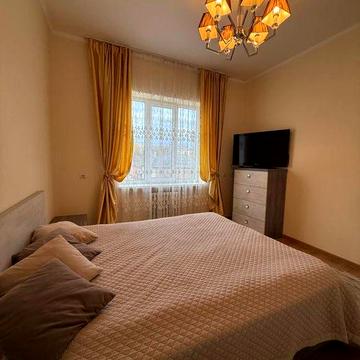 Продаж 3 кімнатної квартири / Район Дастору