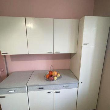 Однокомнатная квартира с видом на озеро Тельбин. Средний этаж, газ!