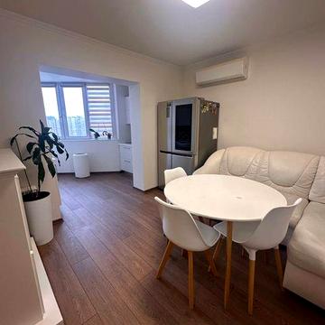 Євротрикімнатна . Повністю укомплектована.Драгоманова вул., 12-А.