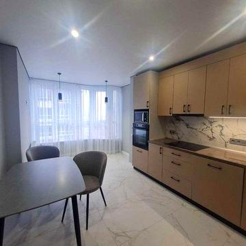 1-кімнатна в Центрі міста вільна з 05.12