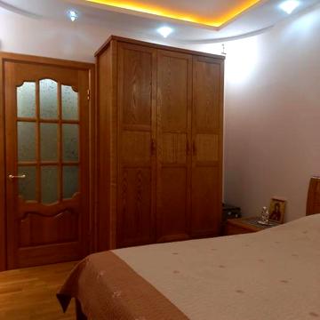 Оренда квартири на Таврійському . Автономне опалення .