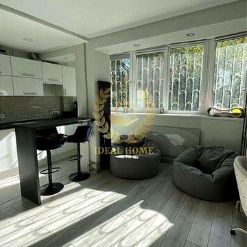 Продається 1 к квартира у центрі ( вул. Кирилівська)