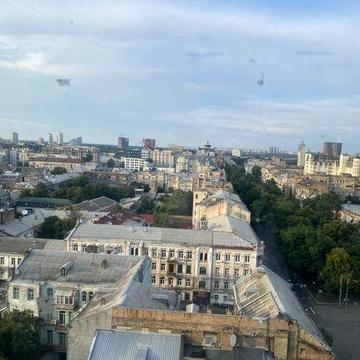 Продаж 2-х кім.кв . 70 кв. Поділ