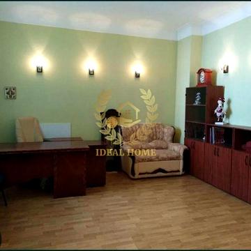 Продам 2-кімнатну квартиру біля метро Тараса Шевченка