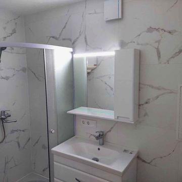 Оренда трикімнатної квартири на третьому поверсі з двома балконами