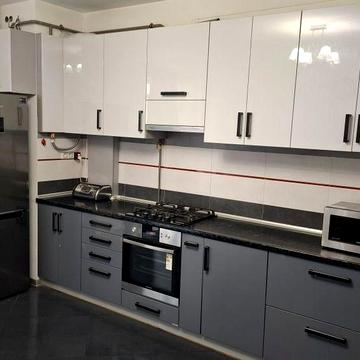 Простора квартира від власника.Все для проживання.Біля Шувару.Інвертор