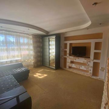 Анатолія Петрицького вул., 11