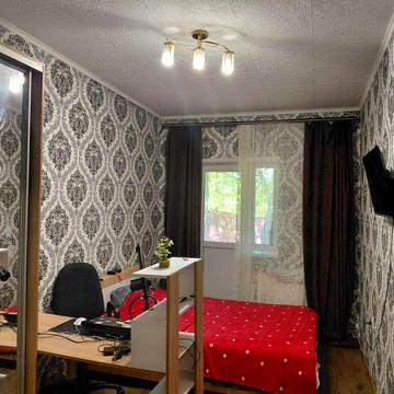 У продажу гарна велика 2-кімнатна квартира.