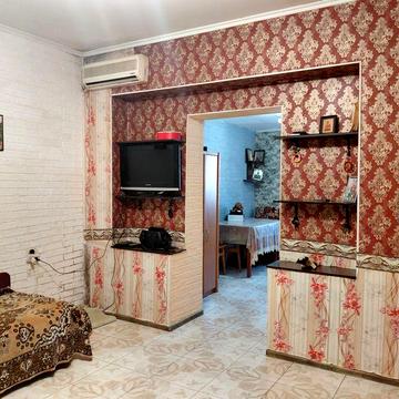 У продажу гарна велика 2-кімнатна квартира.