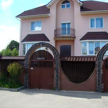 Горохівська вул., 34