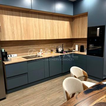 Київська вул., 4