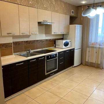 Космічна вул., 3