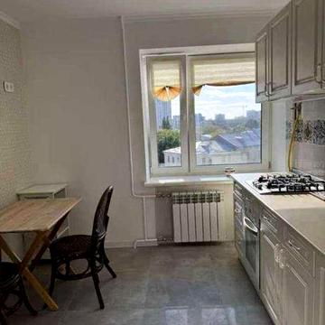 Продаж! 2 км. Центр.Леси Украинки