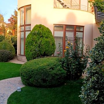 Дачна вул., 8а