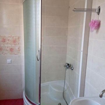 Здам частину будинку , ПЯТНИЧАНИ , всі зручності  , для 1 людини