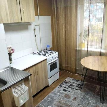 Продаж 1к Квартира Героїв Крут (Комсомольська) вулиця