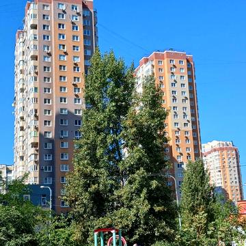 Миколи Лаврухіна вул., 10