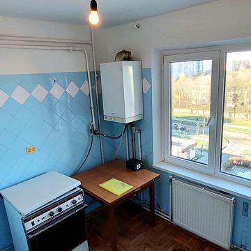 Івана Миколайчука вул., 13