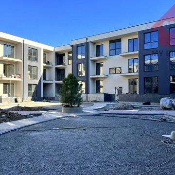 Центральна, 5