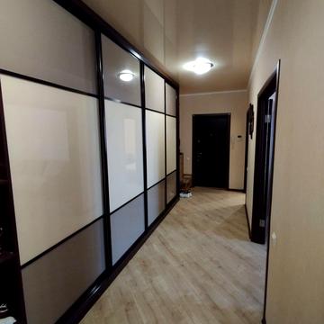 Академіка Сахарова вул., 36