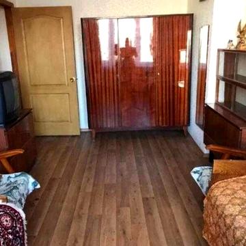 Продам у центрі 2кімнатну квартиру.