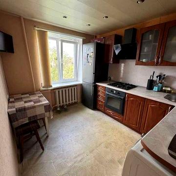 3к.квартира, Поділ, 67м2, цегла, з ремонтом