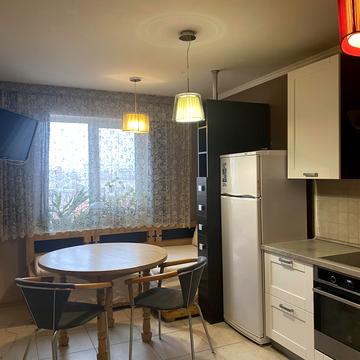 Братів Зерових вул. (Червонопартизанська), 14-Б