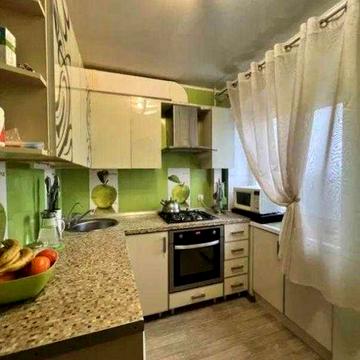 Продам 3-комнатную квартиру в р-не Роста Новые Дома.