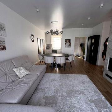 Продаж сімейного будинку