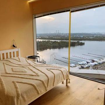 Дніпровська набережна вул., 19