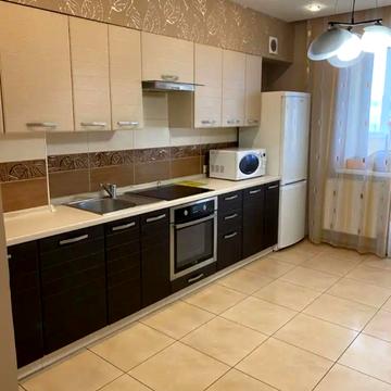 Космічна вул., 3