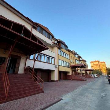 Оренда 3-кімнатної квартири з гаражем на вул. Стрийська, 292 А