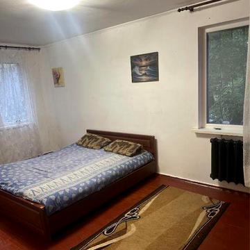 Центр Спартак 3 кімнатна 1-4 людини На місяць, Тиждень