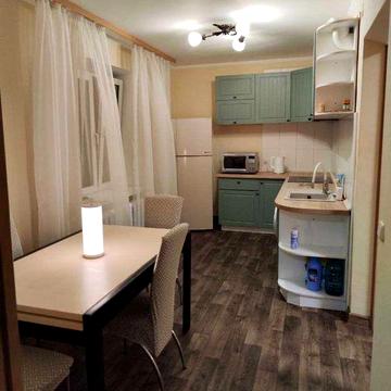 Оболонь! Аренда отличной 3 комн.квартиры Богатырская 6 , метро 10 мин.