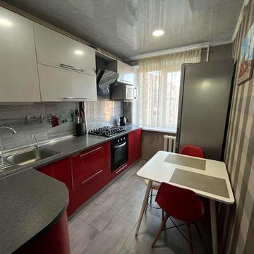 Оренда 3-х кім.квартири на Світанку ( 129 кв., Універмаг)