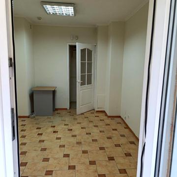 Київська вул., 18