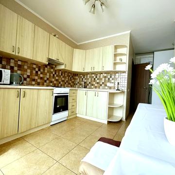 Боголюбова вул., 18