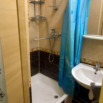 Сдам  1км квартиру вул Чернівецька 5 метро Академіка Павлова район Киі