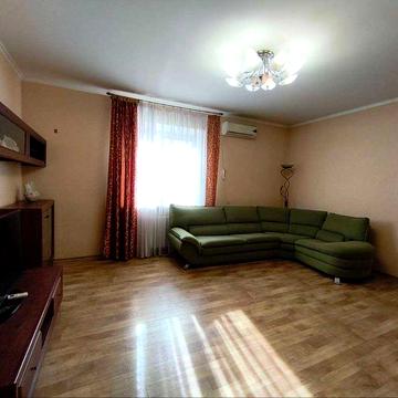 Соцгород Кривий Ріг 2-х км. велика квартира, все поруч