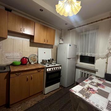 Молоді просп., 4