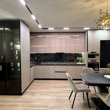 Героїв Миколаєва вул., 1