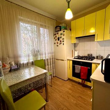 Героїв Крут вул. (Валентини Терешкової), 26