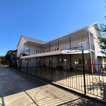 Студентська, 27